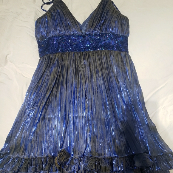 Elegant metallic blue silk dress by OC - Picture 3 of 6